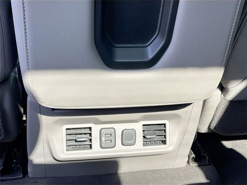 Used 2022 Chevrolet Silverado 1500 RST image 23