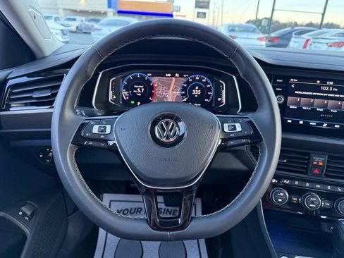 Used 2021 Volkswagen Jetta SEL Premium image 14