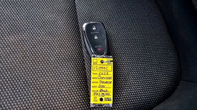 Used 2023 Chevrolet Traverse LT FWD image 26