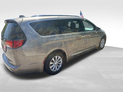 Used 2018 Chrysler Pacifica Touring-L w/ Premium Audio Group image 23