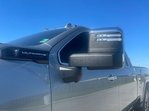 Used 2024 GMC Sierra 2500 Denali Ultimate w/ Max Trailering Package AWD/4WD image 3