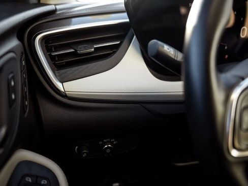 Used 2024 Buick Encore GX Avenir image 20