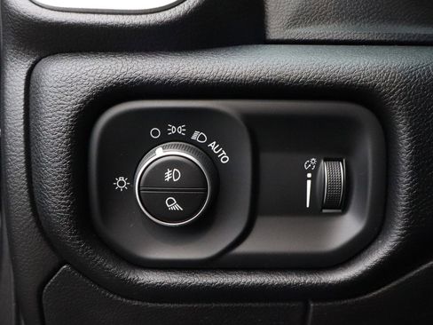 Used 2020 RAM 1500 Big Horn RWD image 12