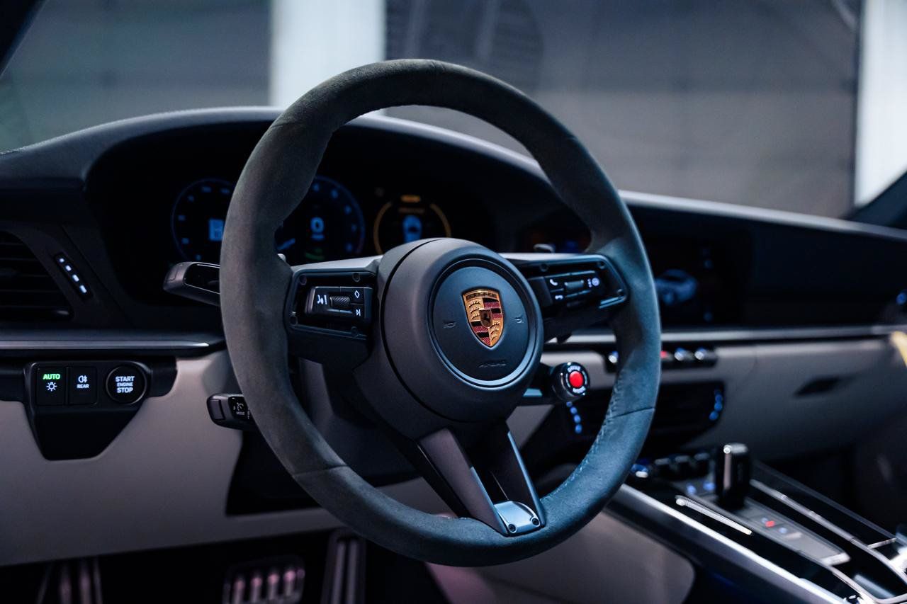 Used 2025 Porsche 911 GTS image 38