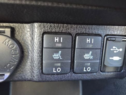 Used 2019 Toyota Corolla XSE image 27