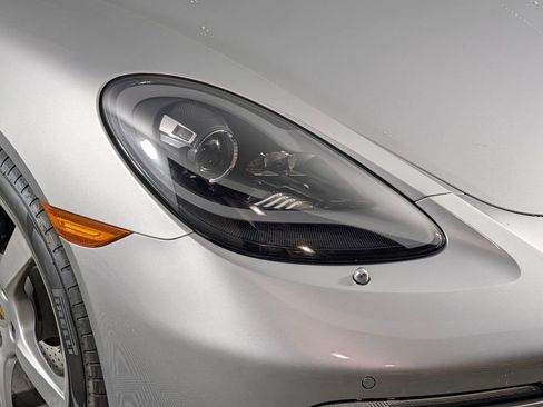 Used 2018 Porsche 718 Cayman image 14