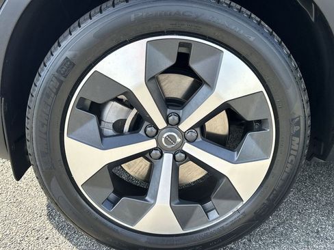 Certified 2024 Volvo XC40 B5 Core AWD/4WD image 10