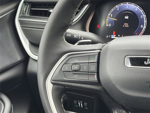 New 2025 Jeep Grand Cherokee L Altitude image 25