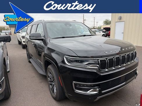Used 2024 Jeep Wagoneer L Series II RWD image 1