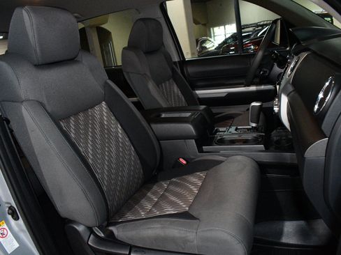 Used 2019 Toyota Tundra SR5 w/ SR5 Upgrade Package AWD/4WD image 8