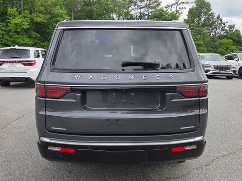 Used 2023 Jeep Wagoneer Series III w/ Preferred Equipment Group AWD/4WD image 12
