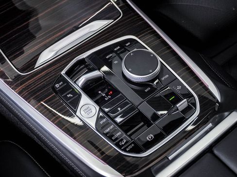 Used 2024 BMW X7 xDrive40i image 25