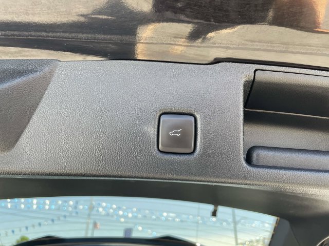 Used 2025 Ford Escape ST-Line Select AWD/4WD image 7