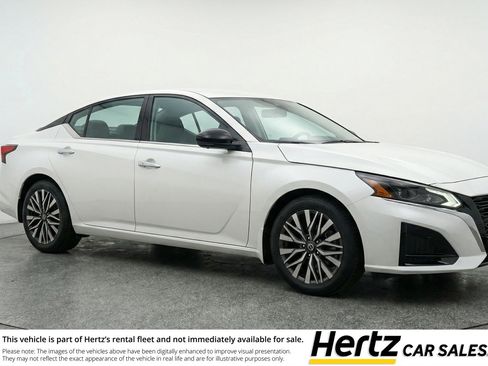 Used 2025 Nissan Altima 2.5 SV FWD image 1