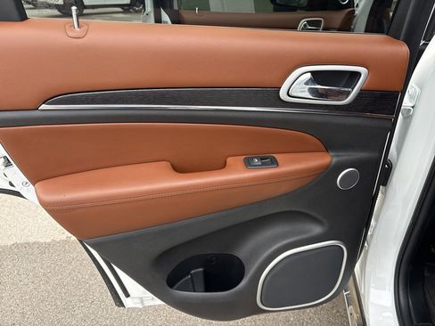 Used 2019 Jeep Grand Cherokee Summit image 25