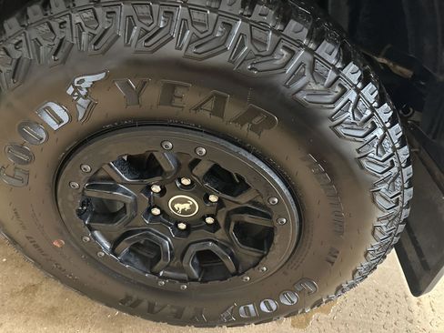 Used 2023 Ford Bronco Wildtrak image 10