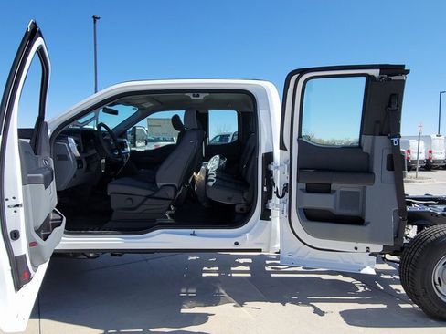 New 2025 Ford F250 XL image 7