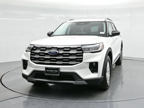Used 2025 Ford Explorer Active RWD image 55