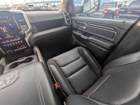 Used 2021 RAM 1500 Laramie AWD/4WD image 16
