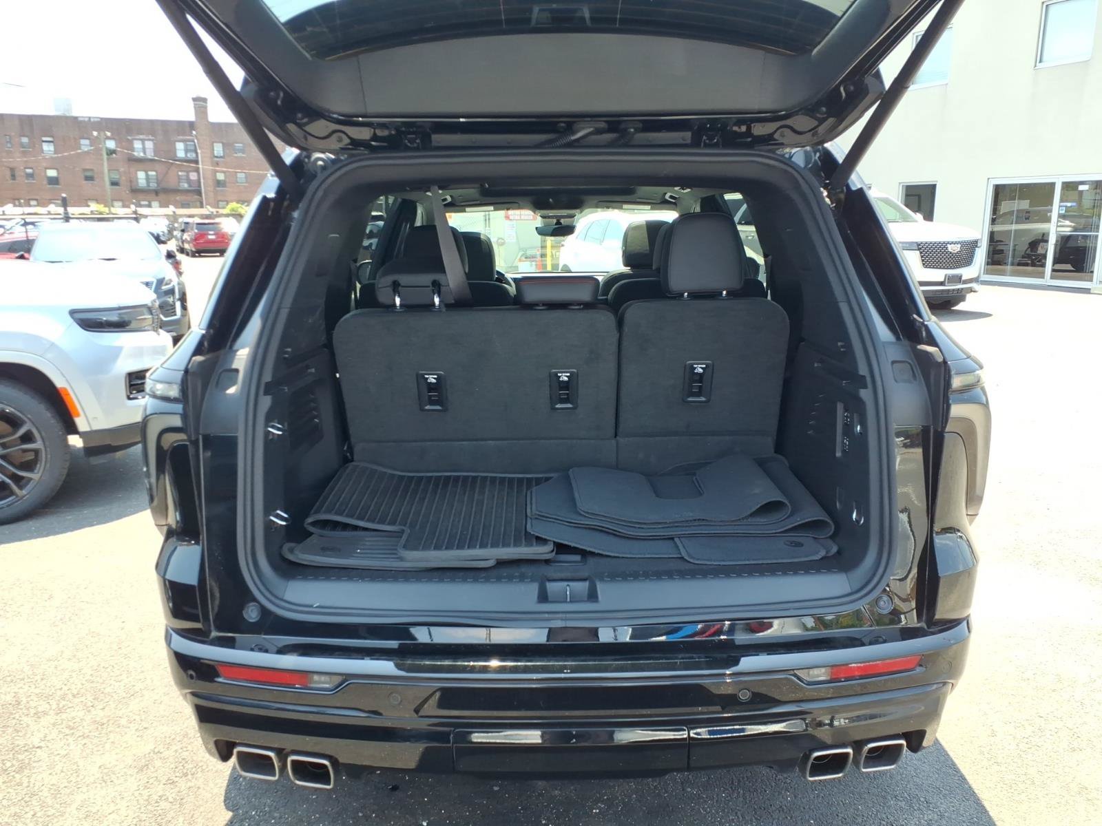 Used 2024 Chevrolet Traverse RS AWD/4WD image 13