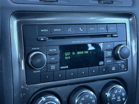 Used 2013 Dodge Challenger SXT image 19