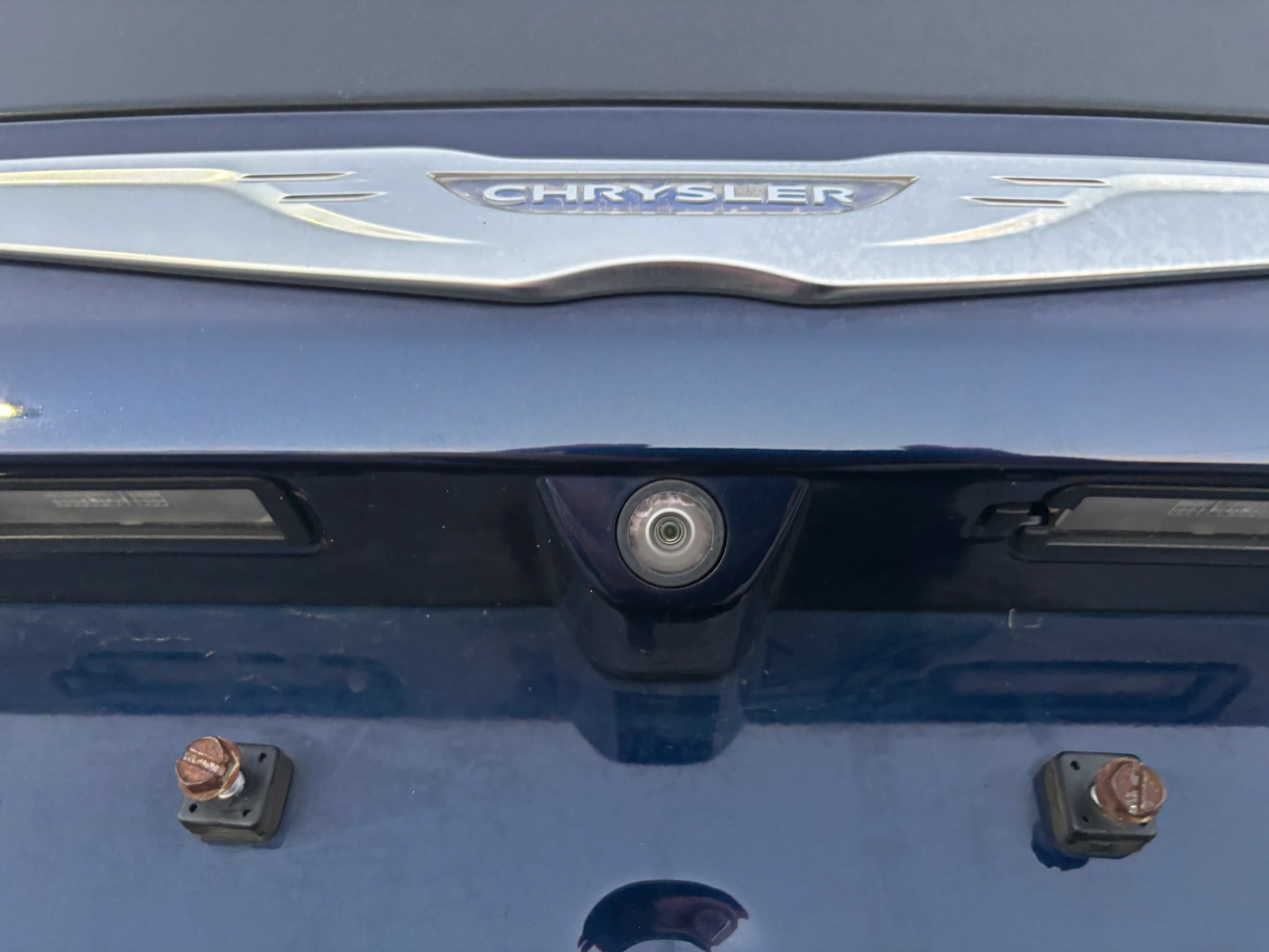 Used 2017 Chrysler Pacifica Touring FWD image 35