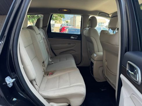 Used 2015 Jeep Grand Cherokee Laredo w/ Quick Order Package 23E RWD image 27