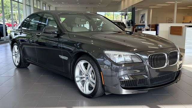 Used 2012 BMW 750i RWD image 1
