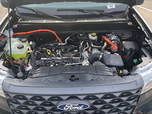 New 2025 Ford Maverick XL FWD image 10