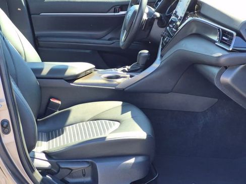 Used 2022 Toyota Camry SE w/ Convenience Package image 19