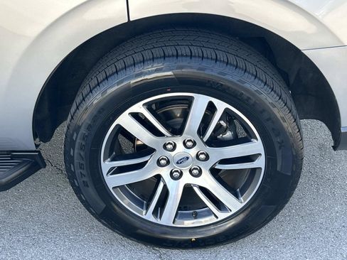 Used 2024 Ford Expedition Limited AWD/4WD image 17