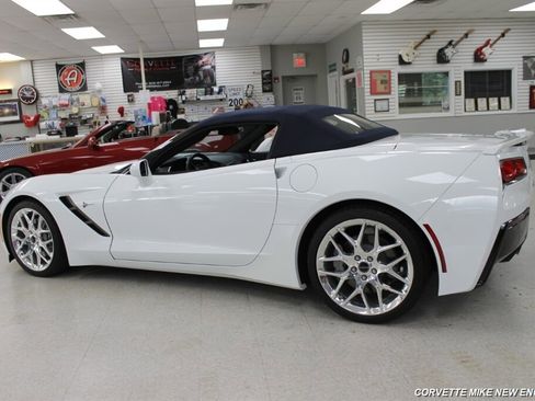 Used 2016 Chevrolet Corvette Stingray Convertible w/ 3LT Preferred Equipment Group RWD image 3