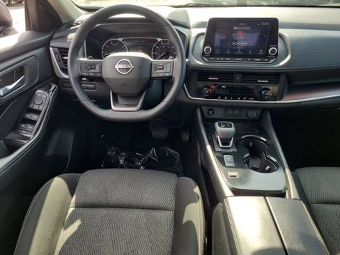 Used 2025 Nissan Rogue SV FWD image 21