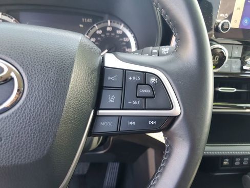 Used 2024 Toyota Highlander LE image 19