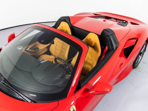 Certified 2023 Ferrari F8 Tributo RWD image 32