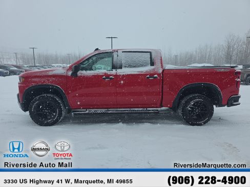 Used 2021 Chevrolet Silverado 1500 Custom Trail Boss w/ LPO, Dark Essentials Package image 4