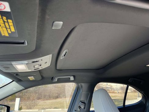 Used 2019 Lexus UX 200 image 25