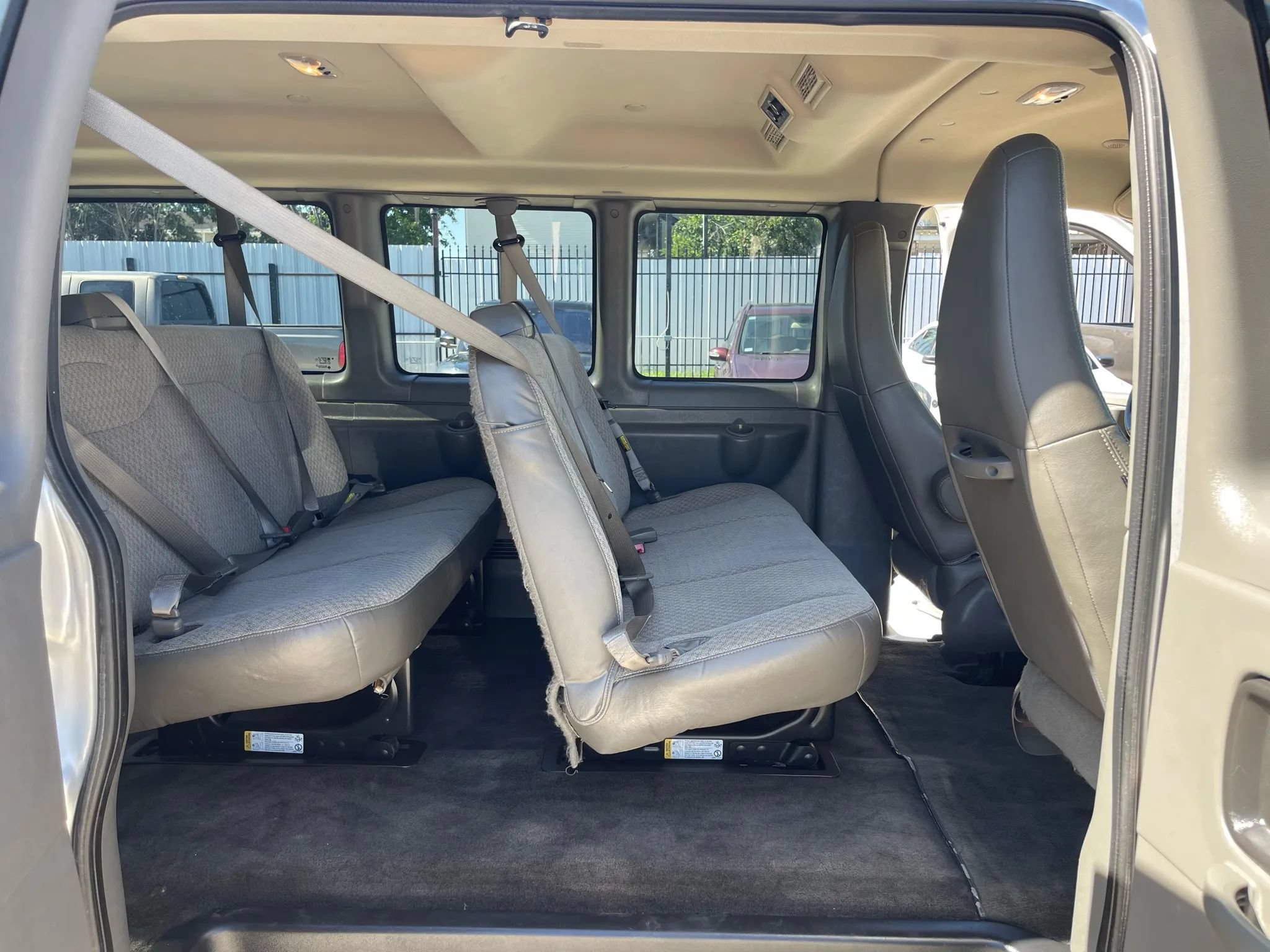 Used 2016 Chevrolet Express 2500 LS RWD image 30