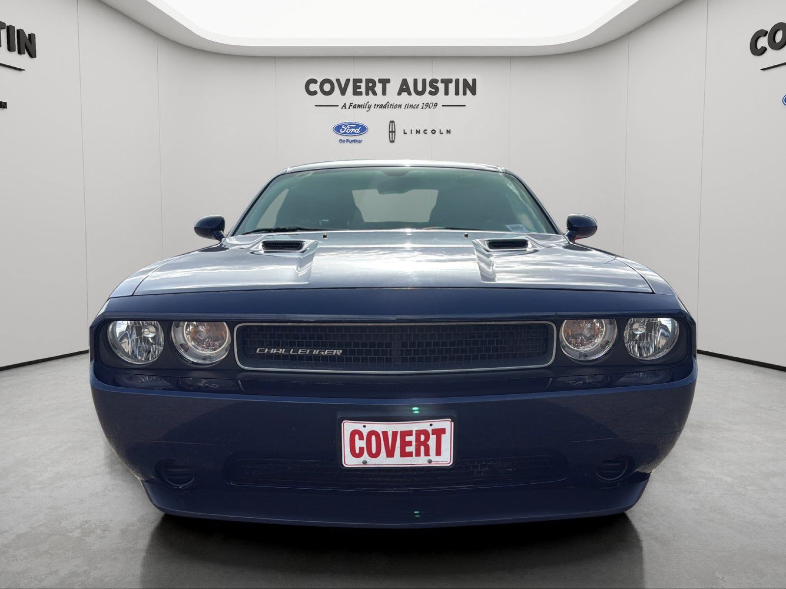 Used 2014 Dodge Challenger SXT RWD image 8