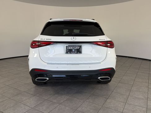 Used 2024 Mercedes-Benz GLC 300 4MATIC image 10