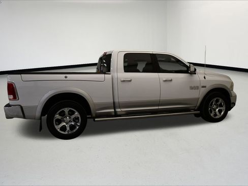 Used 2015 RAM 1500 Laramie w/ Convenience Group image 8