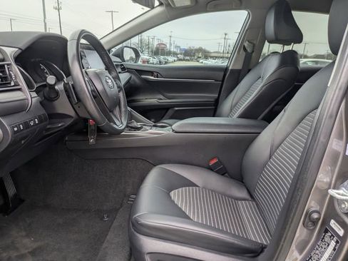 Used 2024 Toyota Camry SE image 25