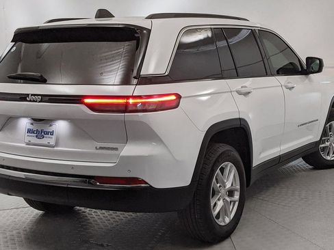 Used 2025 Jeep Grand Cherokee Laredo X image 3