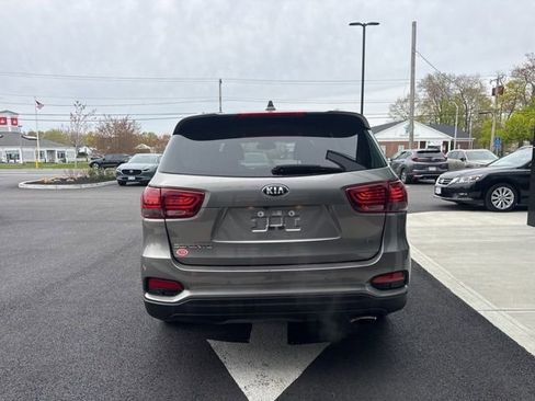 Used 2019 Kia Sorento LX w/ Option Group 020 AWD/4WD image 4