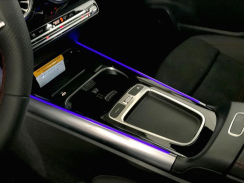 New 2025 Mercedes-Benz GLA 250 4MATIC image 11