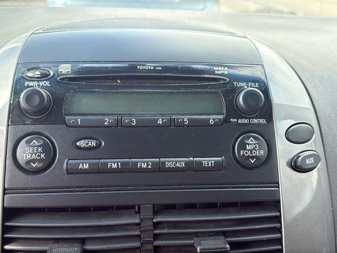 Used 2010 Toyota Sienna CE image 8