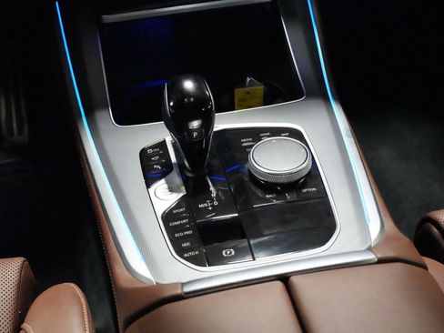 Used 2023 BMW X5 xDrive40i w/ M Sport Package image 6