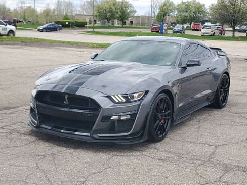 Used 2021 Ford Mustang Shelby GT500 w/ Technology Package RWD image 3