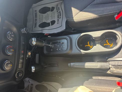 Used 2015 Jeep Wrangler Unlimited Sahara AWD/4WD image 17