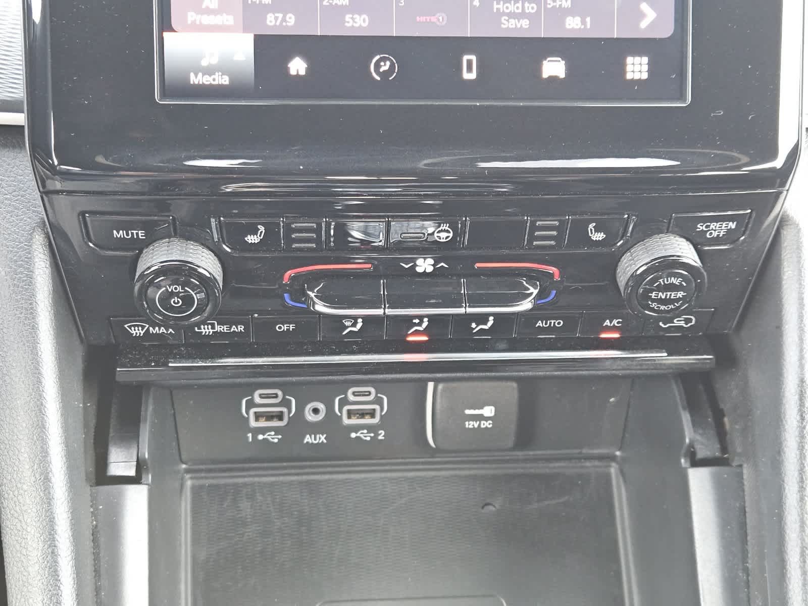 Used 2025 Jeep Grand Cherokee L Altitude RWD image 17